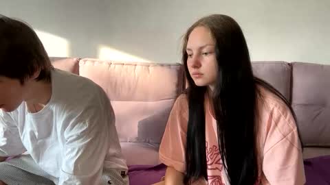 flowerscouple online show from September 9, 2:11 am