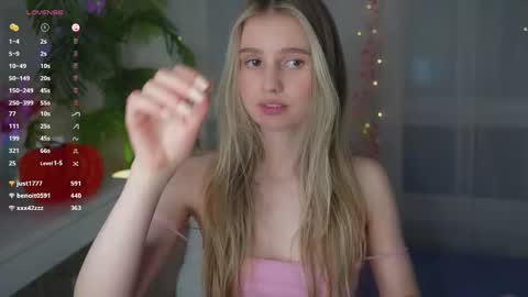 Snapshot of fluffy_angel chatting on February 12, 2:43 pm Adeline online show from February 12, 2:43 pm