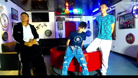 flyckers online show from April 4, 12:12 pm