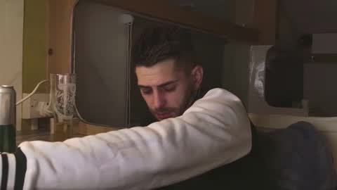 independent model online show from February 2, 6:15 pm