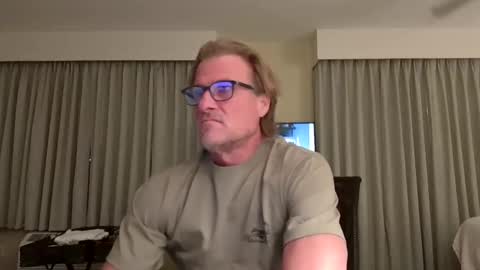 Snapshot of foodforcatfists chatting on November 7, 9:12 am foodforcatfists online show from November 7, 9:12 am