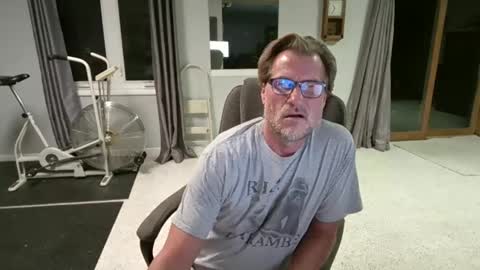 Snapshot of foodforcatfists chatting on September 12, 3:30 am foodforcatfists online show from September 12, 3:30 am