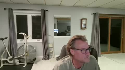 Snapshot of foodforcatfists chatting on September 17, 2:26 am foodforcatfists online show from September 17, 2:26 am