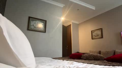 forbiddennvelvet online show from October 3, 9:17 am