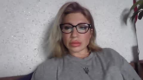 fox_red_lady7 online show from April 12, 8:40 am