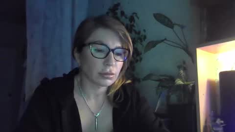 fox_red_lady7 online show from March 3, 6:35 pm