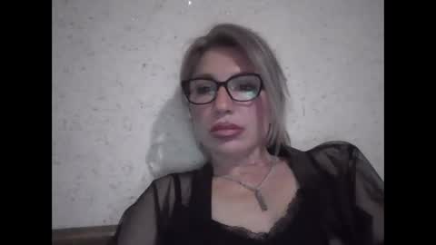 fox_red_lady7 online show from March 19, 7:19 pm