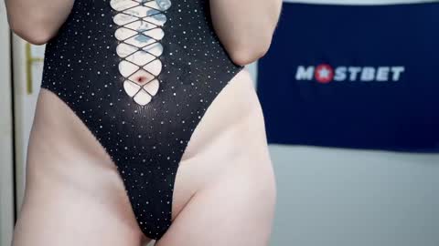 CUSTOM PHOTOS AND VIDEOS -  online show from January 10, 6:28 pm