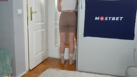 CUSTOM PHOTOS AND VIDEOS -  online show from January 24, 3:02 pm