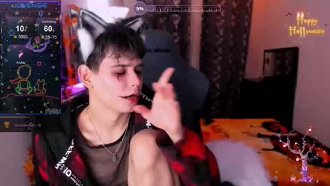 Foxicfu online show from October 31, 6:52 pm