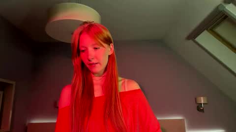 Snapshot of foxie_kiss chatting on September 21, 4:33 pm Hello world Feel free to follow online show from September 21, 4:33 pm