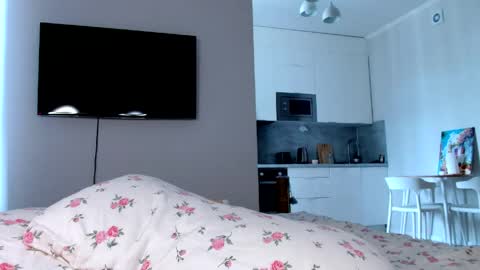 Cindy online show from June 1, 12:39 pm