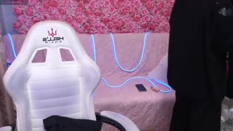 Maya online show from April 13, 4:17 am