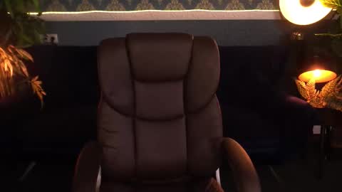 Maya online show from November 13, 3:04 pm