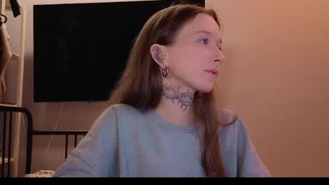 fran_bow online show from April 14, 7:39 pm