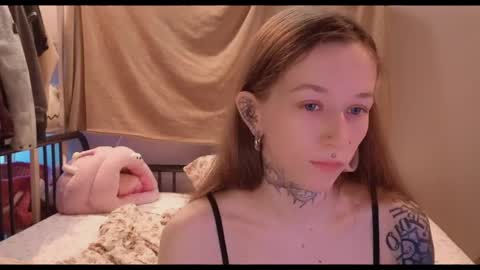 fran_bow online show from June 3, 12:30 pm