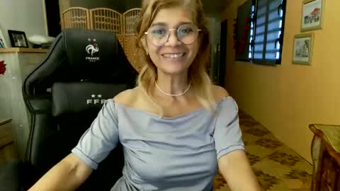 francelune online show from May 11, 1:18 pm