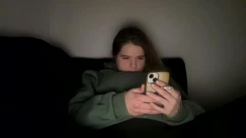 francescafey online show from December 4, 7:11 am