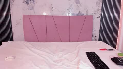 Laura online show from March 28, 9:05 pm