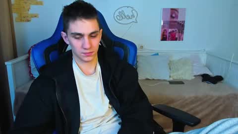 Snapshot of frank_mooree chatting on February 15, 8:11 am Frank online show from February 15, 8:11 am