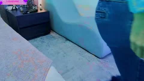 Fransheska online show from June 1, 11:33 am