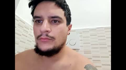 Snapshot of fraromeo2 chatting on December 19, 4:24 pm fraromeo2 online show from December 19, 4:24 pm