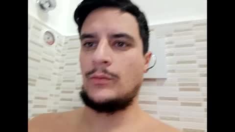 Snapshot of fraromeo2 chatting on December 11, 4:52 pm fraromeo2 online show from December 11, 4:52 pm