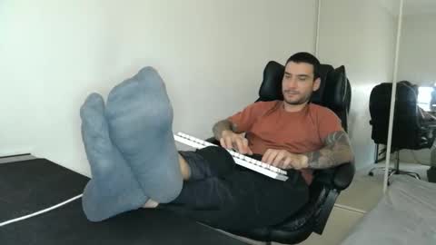 Snapshot of fraser_guilen chatting on October 16, 1:38 am Fraser online show from October 16, 1:38 am