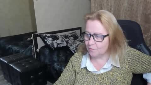 FrauMartha online show from November 21, 2:59 pm