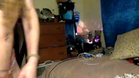 Squirrel twink online show from June 20, 9:59 am