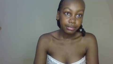 freaky_beauty online show from May 27, 10:12 am