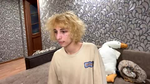 fred bucks online show from April 19, 1:34 pm