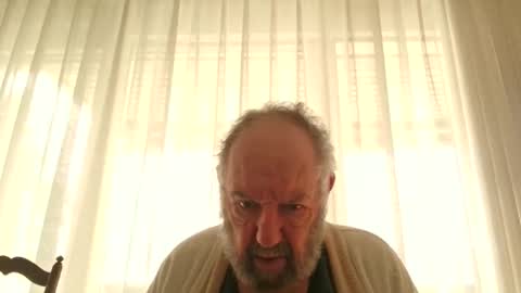 Snapshot of fredaldavid chatting on September 11, 9:10 am David Fredal online show from September 11, 9:10 am