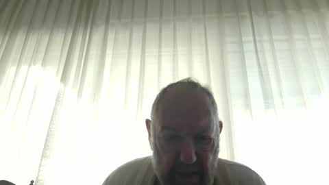 Snapshot of fredaldavid chatting on October 6, 7:04 am David Fredal online show from October 6, 7:04 am