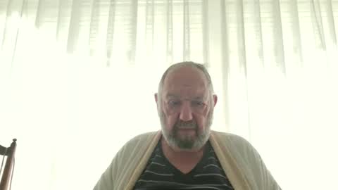 Snapshot of fredaldavid chatting on October 15, 8:26 am David Fredal online show from October 15, 8:26 am