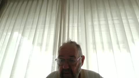 Snapshot of fredaldavid chatting on December 3, 10:23 am David Fredal online show from December 3, 10:23 am