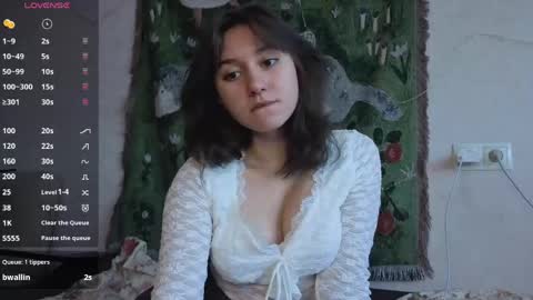 Mia online show from May 21, 1:06 pm