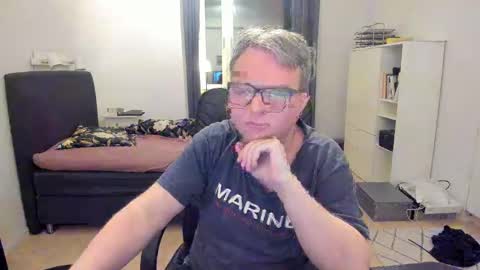 Fredrik online show from February 2, 6:53 pm