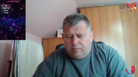 freeboy80180 online show from March 7, 12:12 pm