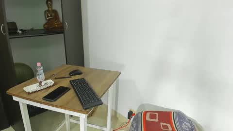 Snapshot of freedom_24 chatting on February 5, 4:03 pm shakur online show from February 5, 4:03 pm