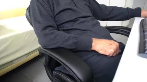 Snapshot of freiherr111 chatting on October 6, 10:44 am Walter Fischer online show from October 6, 10:44 am
