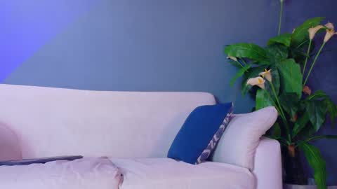 Snapshot of french_sexx chatting on October 13, 1:29 am Xavier online show from October 13, 1:29 am