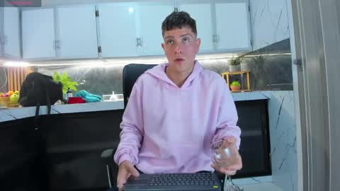 Xavier online show from April 14, 1:53 am