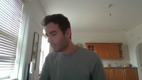Snapshot of frenchbdmaninlondon chatting on October 2, 10:25 am Horny Paul online show from October 2, 10:25 am