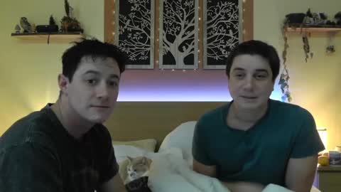 French Horny Bibs online show from January 18, 8:51 pm