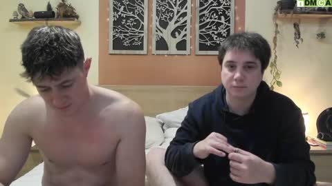 French Horny Bibs online show from February 19, 9:25 pm