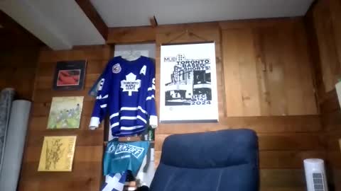 ShyFrenchie online show from April 14, 5:44 am