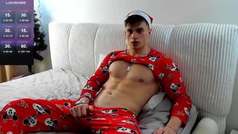 Snapshot of fresh_b1ood chatting on January 1, 7:21 pm Alex or Andrzej online show from January 1, 7:21 pm