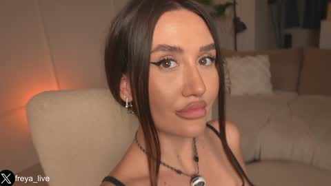 Freya online show from October 11, 7:06 pm