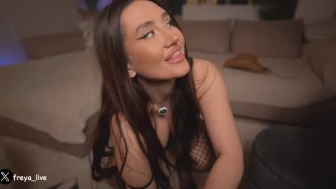 Freya online show from March 1, 3:49 pm